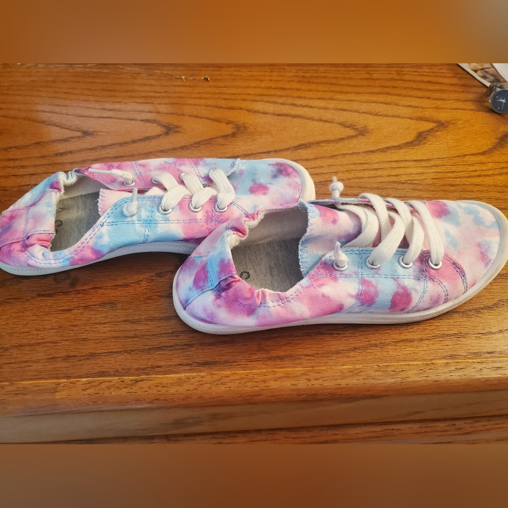 Colorful slip in, tie up sneakers.  Blue and pink size 7.5